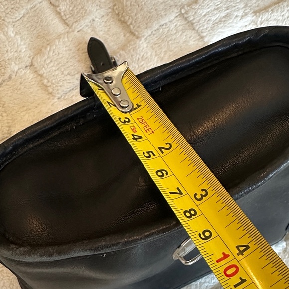 Vintage Chic Black Crossbody Bag with Buckle - Picture 16 of 16